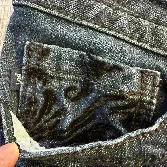 LEE Slender Secret Lower on the Waist Women’s Jeans w/pocket design 8 Medium - Picture 4 of 16